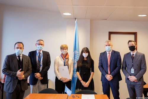 Lodovico Folin Calabi (Taskforce Chief from the Office of the Director-General), Jean-Yves Le Saux (Director of the Bureau of Strategic Planning), Ambassador Unnur Orradóttir-Ramette (Permanent Delegate of Iceland), Patricia Safi (Programme Specialist), Ernesto Ottone Ramirez (Assistant Director-General for Culture) & Ragnar Þorvarðarson (Deputy Permanent Delegate of Iceland)