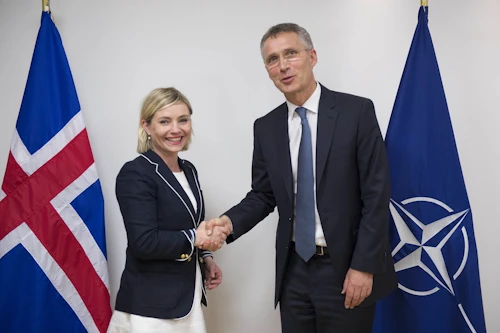 Jens Stoltenberg tekur á móti Lilju Alfreðsdóttur