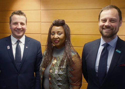Guðlaugur Þór Þórðarson utanríkisráðherra, Nafissatou Diop frá UNFPA og Bergsteinn Jónsson framkvæmdastjóri UNICEF á Íslandi.