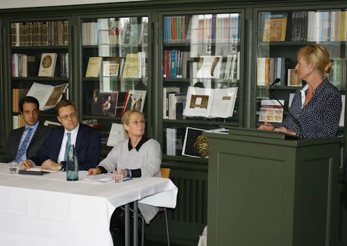 Ragnhildur Hjaltadóttir flutti ávarp á fundi þegar samningurinn var kynntur.