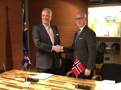 Sturla Sigurjónsson ráðuneytisstjóri og Audun Halvorsen, aðstoðarutanríkisráðherra Noregs.