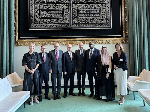 Þorgerður Katrín Gunnarsdóttir with the Foreign Ministers of Norway, Jordan, France, the United Kingdom, Saudi Arabia and Slovenia. Also pictured, fourth from left, is Mohammad Mustafa, the Prime Minister of the State of Palestine.