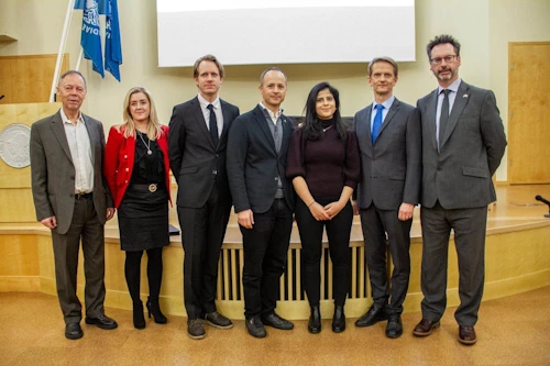 Nokkrir þátttakenda af málþinginu. Frá vinstri: Petter Wille, Bryndís Haraldsdóttir, Kári Hólmar Ragnarsson, Kevin Whelan, Lina al-Hathloul, Harald Aspelund og Michael Nevin 