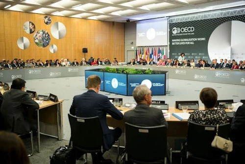 Frá ráðherrafundi OECD í París