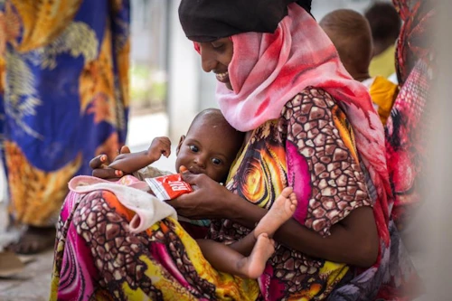 Í Eþíópíu sinnir UNICEF meðal annars ungbarna- og mæðravernd og meðhöndlar börn gegn vannæringu © UNICEF/UN0142330/Ayene