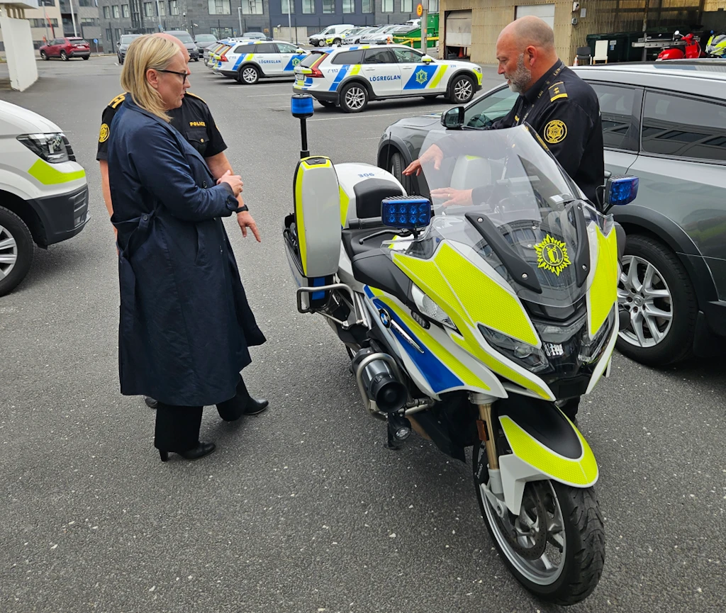 Dómsmálaráðherra heimsótti Lögregluna á höfuðborgarsvæðinu í júní sl.