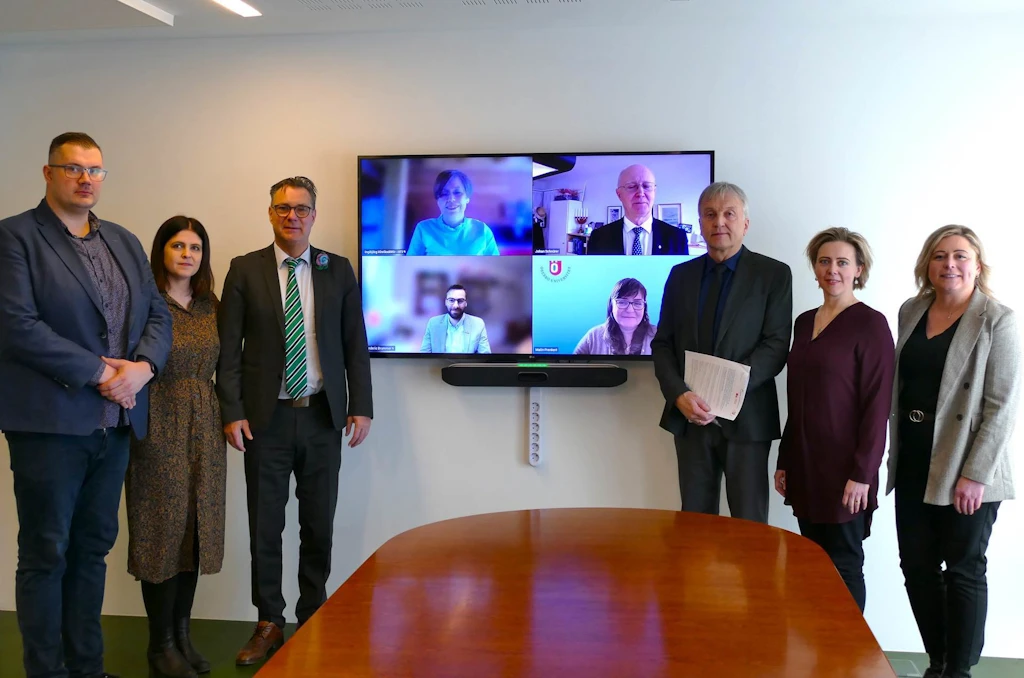 {image.Description}
