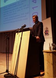 Bjarni Benediktsson kynnir fjárlagafrumvarp ársins 2014 Bjarni Benediktsson kynnir fjárlagafrumvarp ársins 201