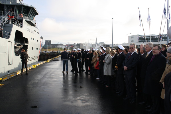 Margir fögnuðu Þór við Miðbakka í dag. Margir fögnuðu Þór við Miðbakka í dag.