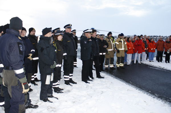 Fulltrúar viðbragðsaðila og heilbrigðisstétta voru við athöfnina. Fulltrúar viðbragðsaðila og heilbrigðisstétta voru við athöfnina.