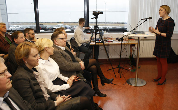 Möguleikar á rafrænum atkvæðagreiðslum voru kynntir fyrir sveitarfélögum í dag. Möguleikar á rafrænum atkvæðagreiðslum voru kynntir fyrir sveitarfélögum í dag.
