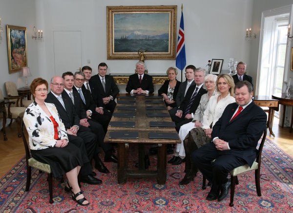 40 Annað ráðuneyti Geirs H. Haarde 24. maí 2007 Annað ráðuneyti Geirs H. Haarde 24. maí 2007