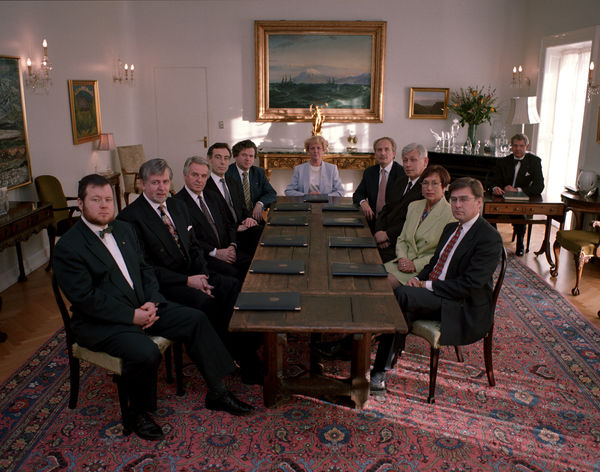 28 Fyrsta ráðuneyti Davíðs Oddssonar 12. nóvember 1994 28 Fyrsta ráðuneyti Davíðs Oddssonar 12. nóvember 1994